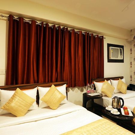 Hotel Emerald Park At Airport Neu-Delhi Exterior foto