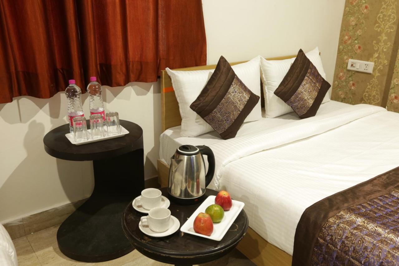 Hotel Emerald Park At Airport Neu-Delhi Exterior foto