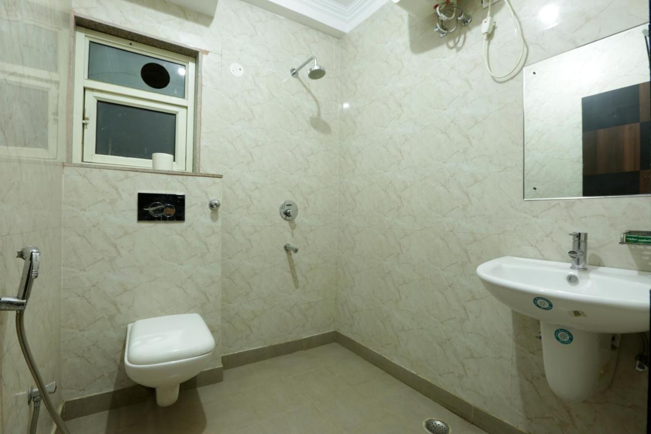 Hotel Emerald Park At Airport Neu-Delhi Exterior foto