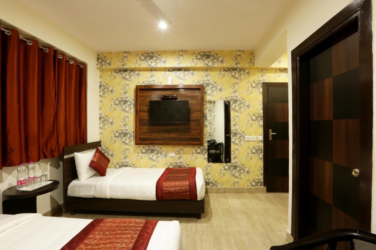 Hotel Emerald Park At Airport Neu-Delhi Exterior foto