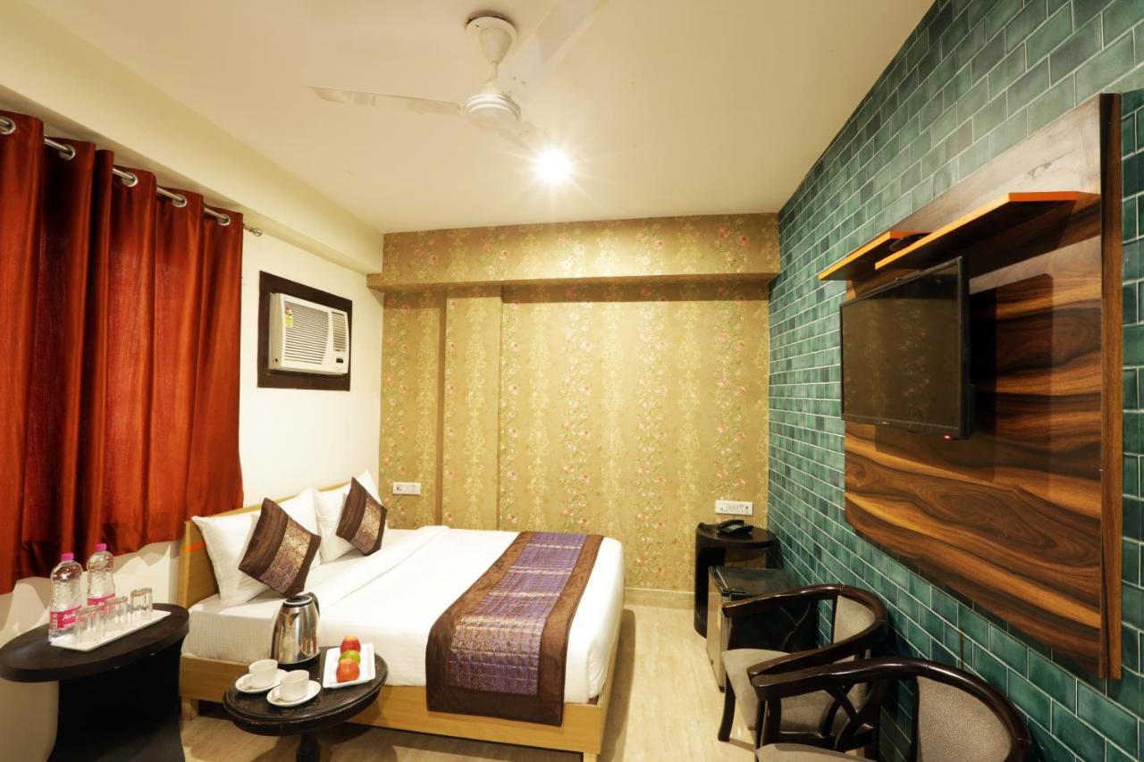 Hotel Emerald Park At Airport Neu-Delhi Exterior foto