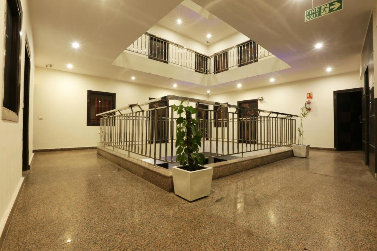 Hotel Emerald Park At Airport Neu-Delhi Exterior foto